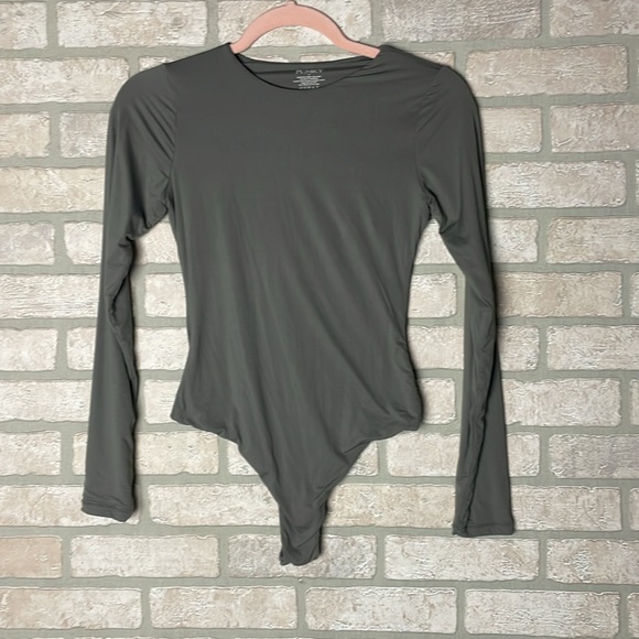 PUMIEY Scoop Neck Body Hugging Bodysuit Gray size Small - Picture 5 of 11